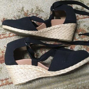 Vionic Kaitlyn Lace-up Wedges